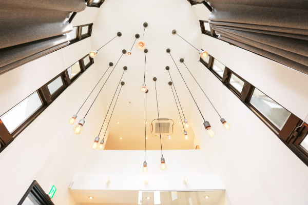 池袋の面貸し・ミラーレンタル美容室・美容院 Rourel by ailis(ローレルバイアイリス) お客様向けサロン店内写真